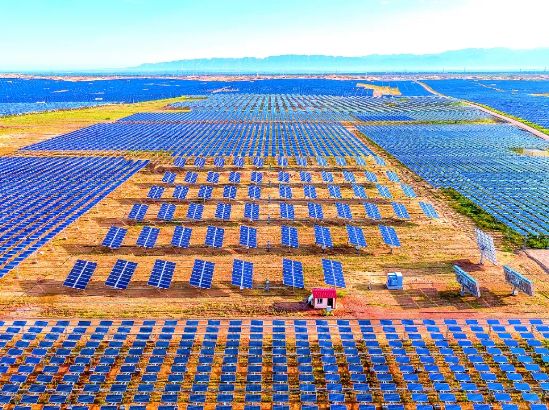 光伏治沙項目基地（來源：中國綠色時報）.webp